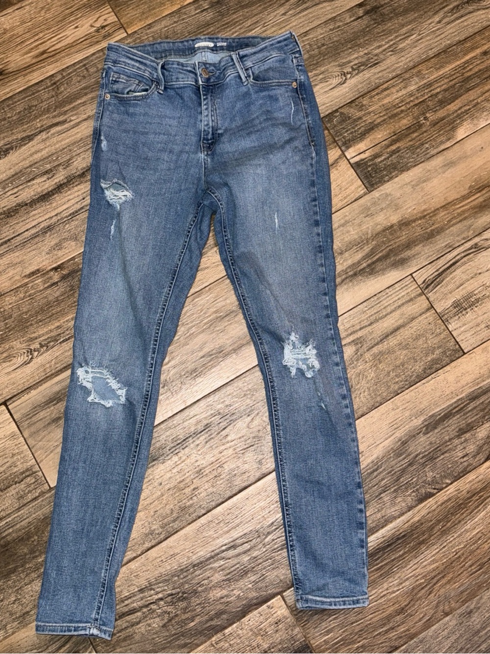 Old Navy Rockstar Super Skinny Ripped Jean